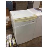 1 LOT DANBY COMPACT REFRIGERATOR