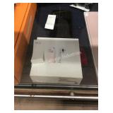 1 LOT APPLE AIR PODS (DISPLAY)
