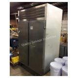 1 LOT TRAULSEN 2 DOOR REFRIGERATOR