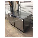 1 LOT BEVERAGE AIR 2 DOOR REFRIGERATED TABLE
