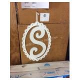 1 LOT WOOD LETTER S