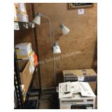 1 LOT FLOOR LAMP