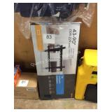 1 LOT TV WALL MOUNT