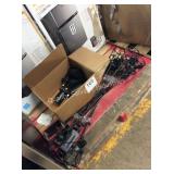 1 LOT 6 TIKI TORCHES