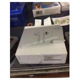 1 LOT APPLE AIR PODS (DISPLAY)