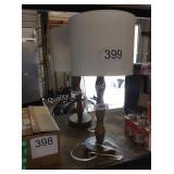 1 LOT 2 TABLE LAMPS
