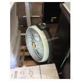 1 LOT FLOOR FAN