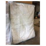 1 LOT QUEEN MATTRESS