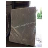 1 LOT QUEEN MATTRESS