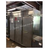 1 LOT BEVERAGE AIR 3 DOOR FREEZER