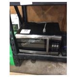 1 LOT B & D MICROWAVE
