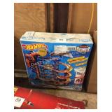 1 CTN HOT WHEELS ULTIMATE GARAGE