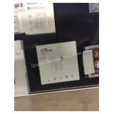 1 LOT I7S EAR BUDS (DISPLAY)