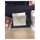 1 LOT I7S EAR BUDS (DISPLAY)