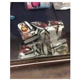 1 LOT LADIES NECKLACES (DISPLAY)