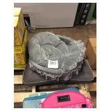 1 LOT 2 PET BEDS