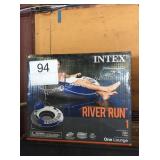 1 CTN INTEX RIVER RUN FLOAT