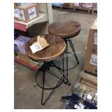 1 LOT 2 BAR STOOLS