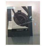 1 LOT BOSE NOISE CANCELLING HEADPHONES (DISPLAY)