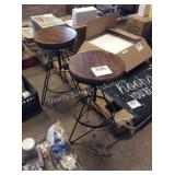 1 LOT 2 METAL BAR STOOLS