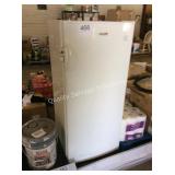 1 LOT ACCUCOLD MINI FRIDGE
