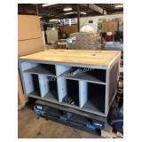 1 LOT WORK DESK
