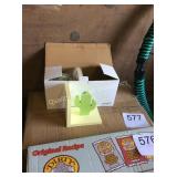 1 CTN WOOD CACTUS BOOKENDS