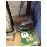 1 LOT 2 CHRISTMAS BLANKETS