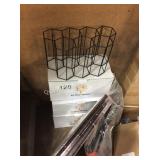 1 LOT 4PC DECORATIVE RACK