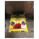 2 BAGS MIRACLE GRO POTTING MIX