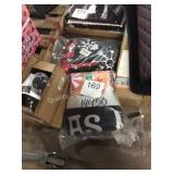 1 LOT 2 CHRISTMAS BLANKETS