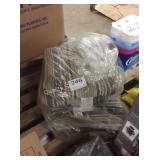 1 LOT DECORATIVE CUSHIONS