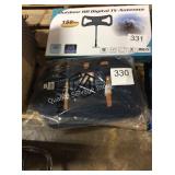 1 LOT 2 SEVENTEEN LONDON LUGGAGE BAGS