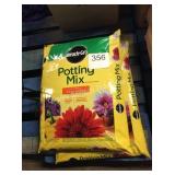 2 BAGS MIRACLE GRO POTTING MIX
