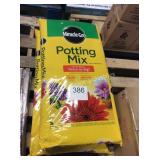 2 BAGS MIRACLE GRO POTTING MIX