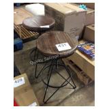 1 LOT 2 METAL BAR STOOLS