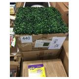 2 CTN ARTIFICIAL HEDGE PANEL
