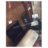 1 LOT 2 FOLDING LAWN CHAIRS