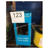 1 LOT SOLAR LIGHT YARD STAKE