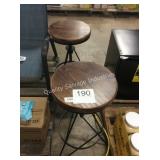 1 LOT OF 2 BARSTOOLS