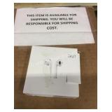 1 LOT APPLE AIR PODS (DISPLAY)