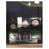1 LOT 3 CAST REPLICA INVINYLE COINS (DISPLAY)