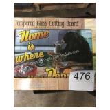 1 LOT DECORATIVE GLASS CUTTING BOARD