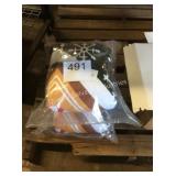 1 LOT 2 CHRISTMAS BLANKETS