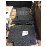 1 LOT AUTO FLOOR MATS