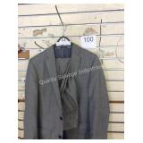 1 LOT MENS 32 SLIM FIT WEARHOUSE SUIT