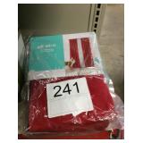 1 LOT 2 CURTAIN PANELS