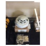1 LOT APOLLO WIRELESS SMOKE/HEAT ALARM (DISPLAY)