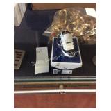 1 LOT AIR JORDAN TENNIS SHOE KEY RING (DISPLAY)