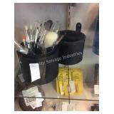 1 LOT JAMES CHANEO MAKEUP BRUSH SET (DISPLAY)